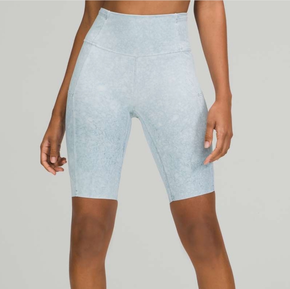 Sz 8 Lululemon Fast and Free High-Rise Short 10" City Grit White Blue Fog